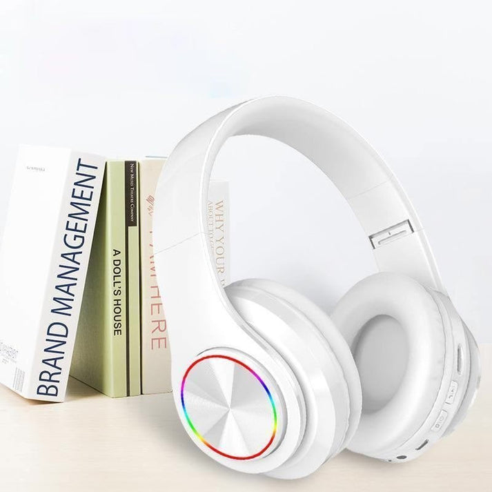 * **LED wireless Bluetooth gaming headphones**   سماعات ألعاب لاسلكية بتقنية البلوتوث مع إضاءة LED